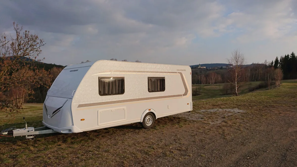 Weinsberg 500 FDK exteriér